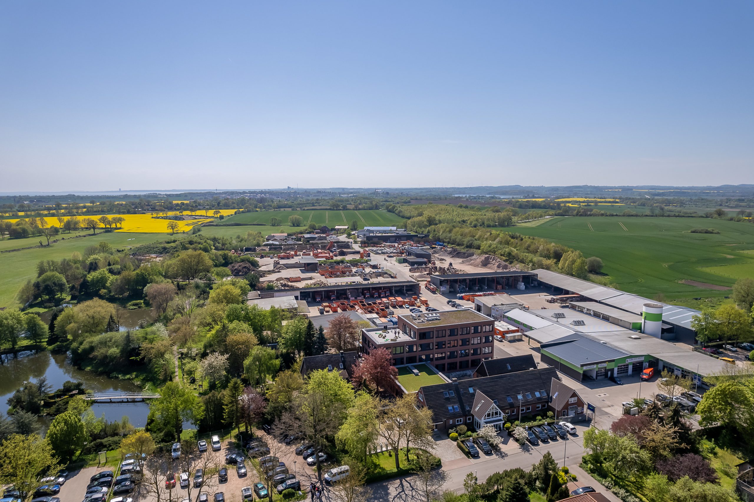 Recyclinghof und Kfz-Werkstatt in Beusloe bei Neustadt in Holstein